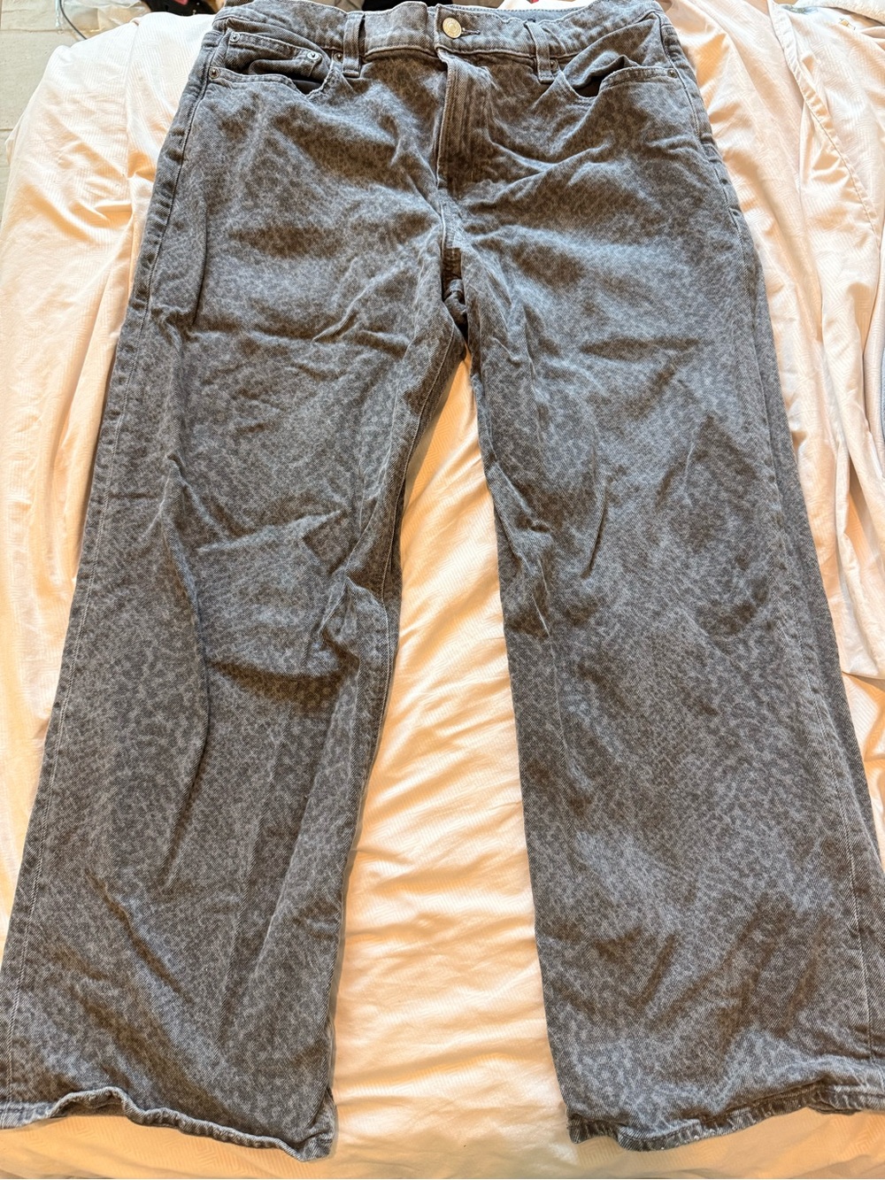American Eagle Outfitters Straight Leg Jeans in Faded Gray Print